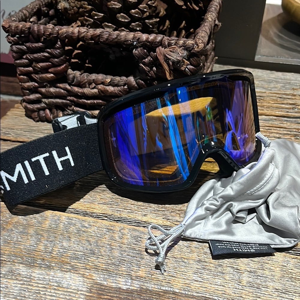 Smith Black and Blue Ski Goggles